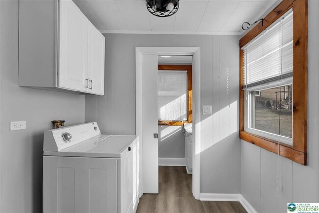 Building Photo - 321 W Babbitt Ave