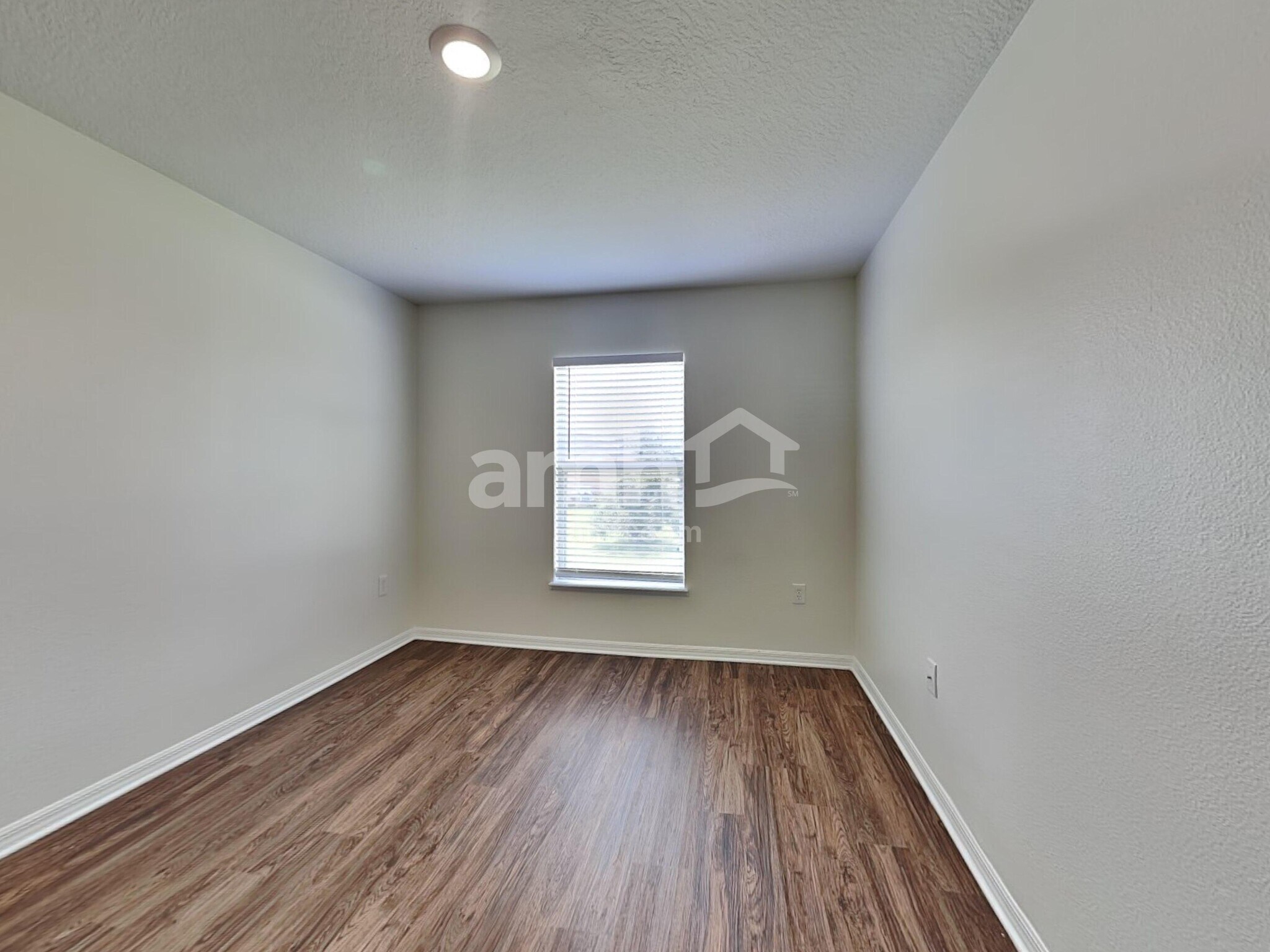 Building Photo - 715 Valrico Hills Ln