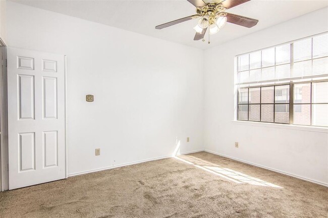 Building Photo - 8888 Benning Dr