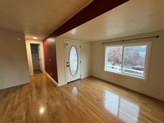 Primary Photo - 2 Bedroom 2 Bath