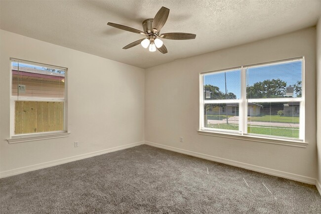 Primary Photo - 1307 Belshire Rd