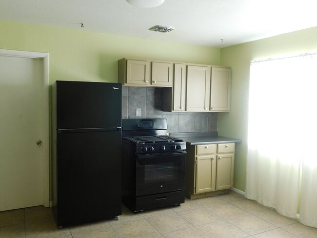 Building Photo - 1803 Mason Dr