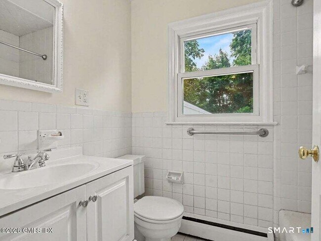 Building Photo - 5 Raphael Pl