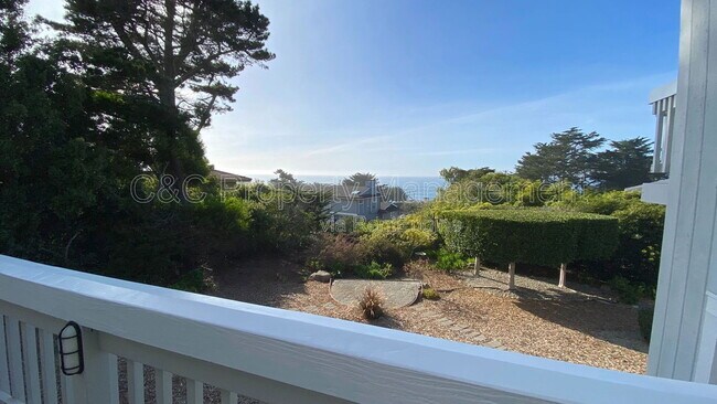 Building Photo - 153 Carmel Riviera Dr