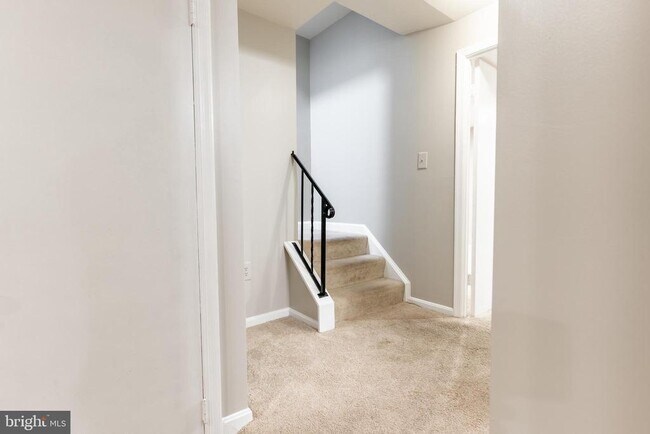 Building Photo - 8020 Bethelen Woods Ln