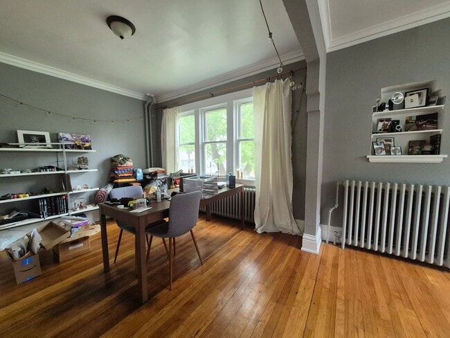 Building Photo - Recently remodeled 4 bedroom house in St P...