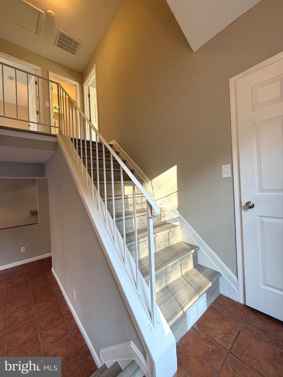 Building Photo - 46359 Columbus Dr