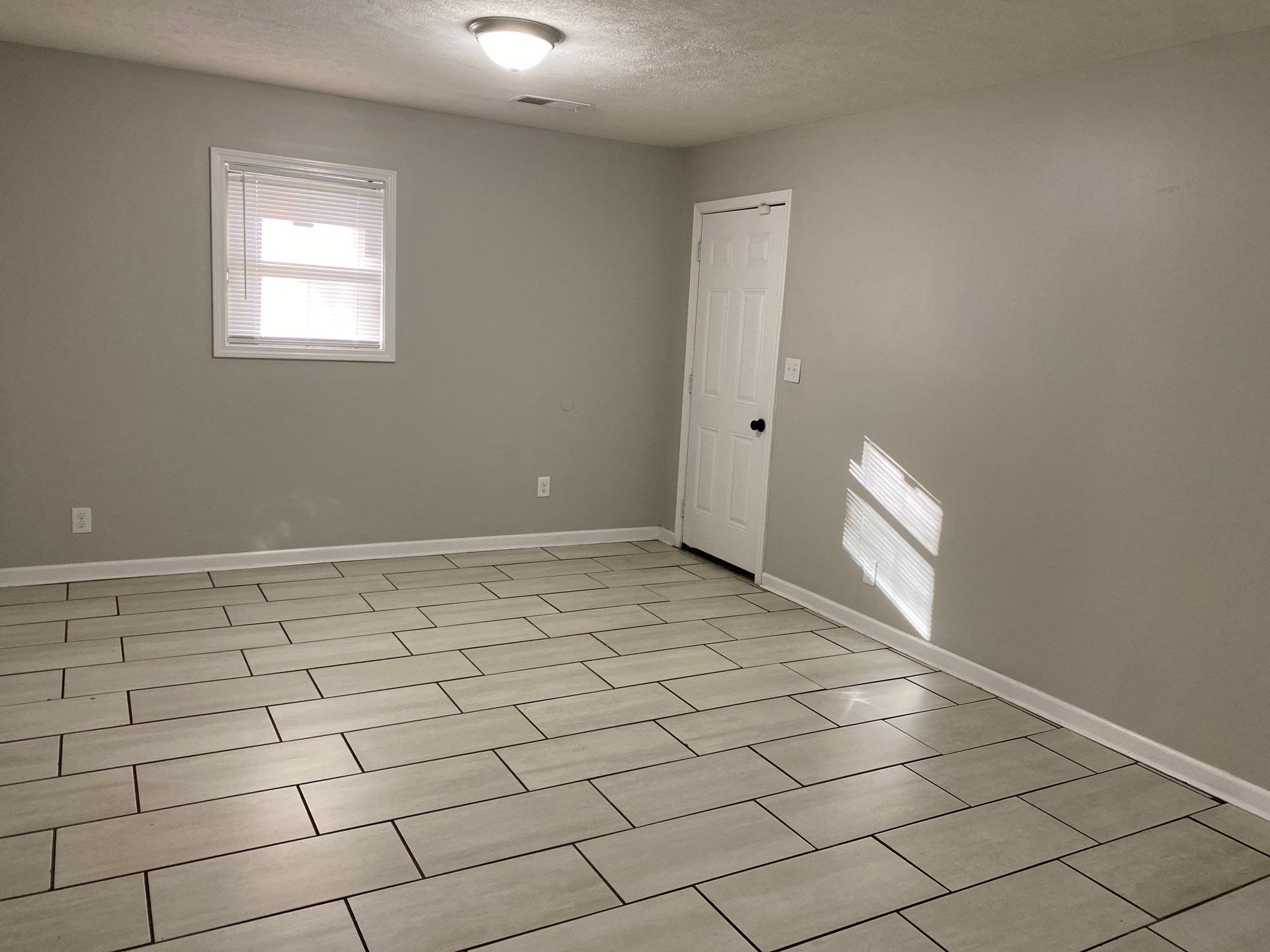 Building Photo - 77 Briarcliff Dr