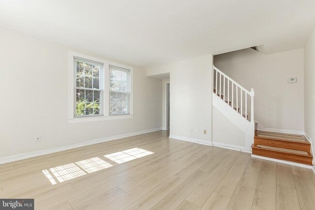 Building Photo - 1500 S Barton St