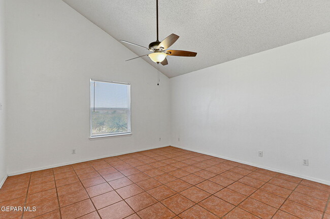 Building Photo - 5937 Chippendale Ave