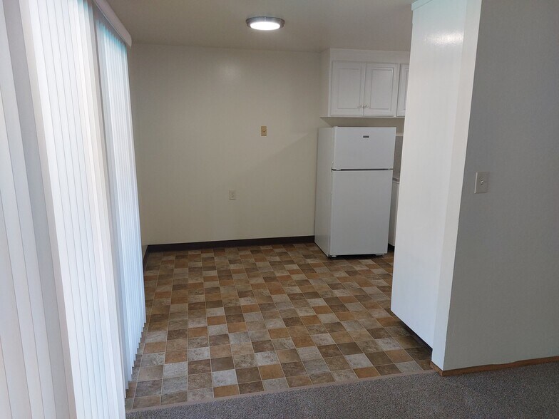 Building Photo - 1100 Ranchero Way