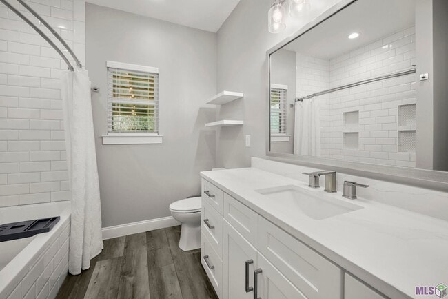 Building Photo - 820 S Audubon Pl Ave