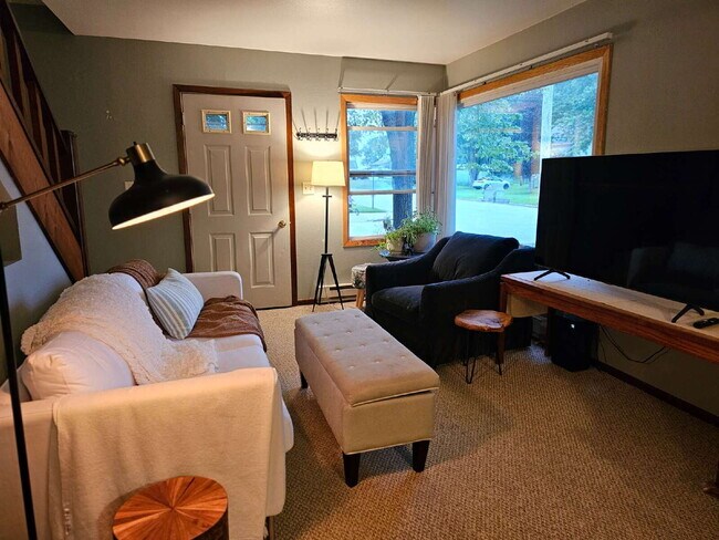 Building Photo - 50% off First Month's Rent!! Spacious 3-Level Home with Garage & Off-Street Parking - Available now!