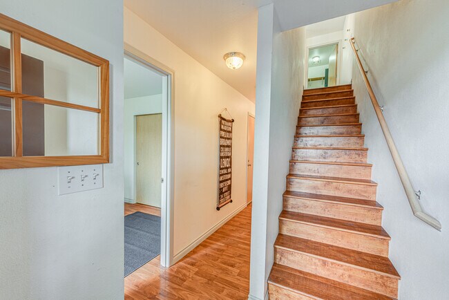 Building Photo - 6630 Corson Ave S