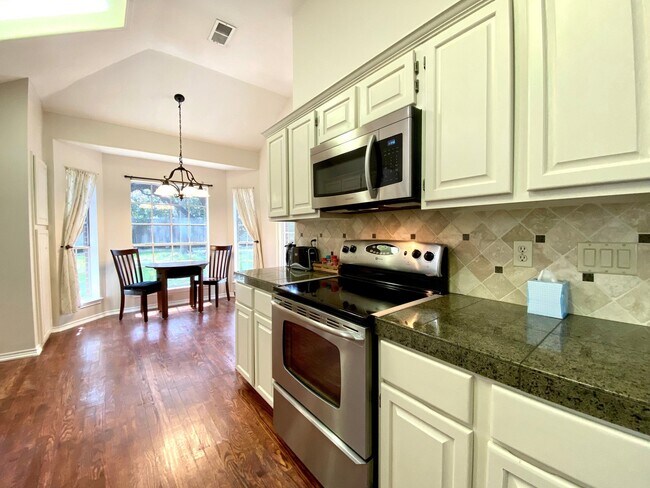 Building Photo - 13706 Morningbluff Dr