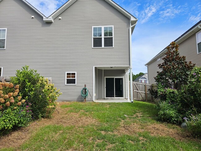 Building Photo - 3 Bedroom/2.5 Bath - Holly Ridge - The Lan...