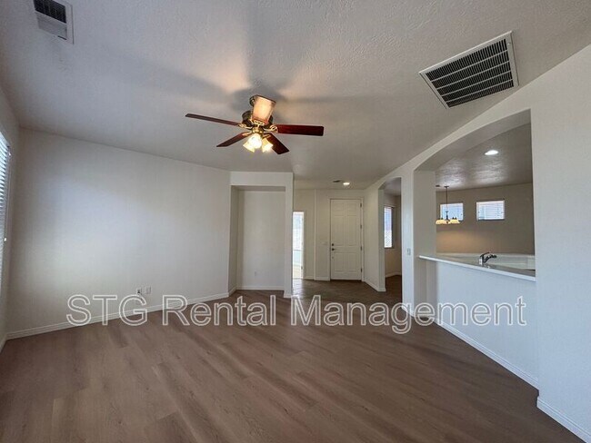 Building Photo - 3753 E Canyon Crest Ave