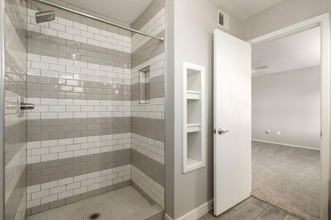 Building Photo - 14237 N 34th Way