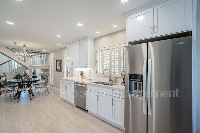 Building Photo - 10527 E Fanfol Ln