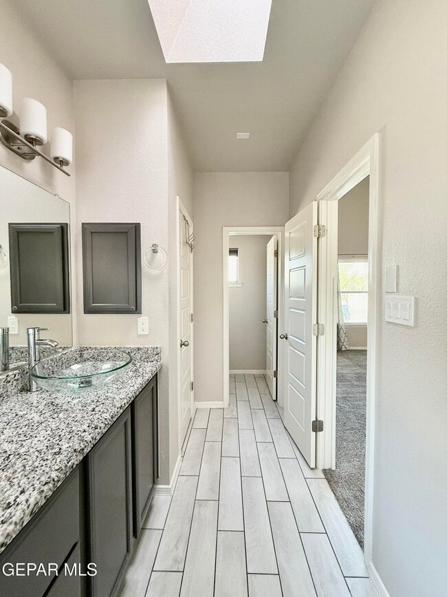 Building Photo - 4817 Mark Avizo