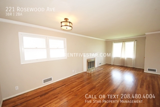 Building Photo - 221 Rosewood Ave