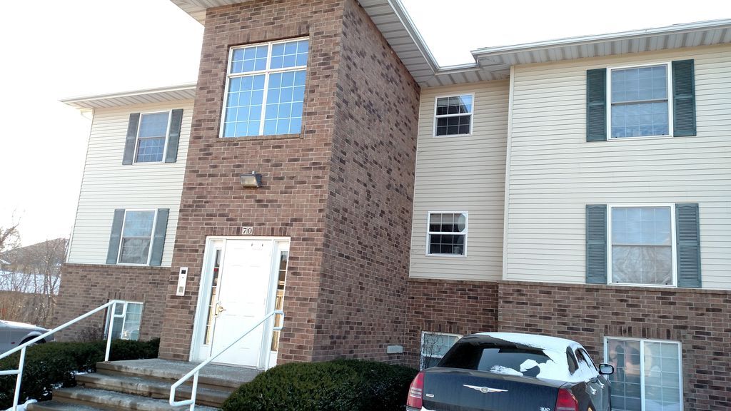 Building Photo - 70 Cherry Ct