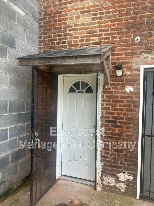 Building Photo - 2319 Reisterstown Rd