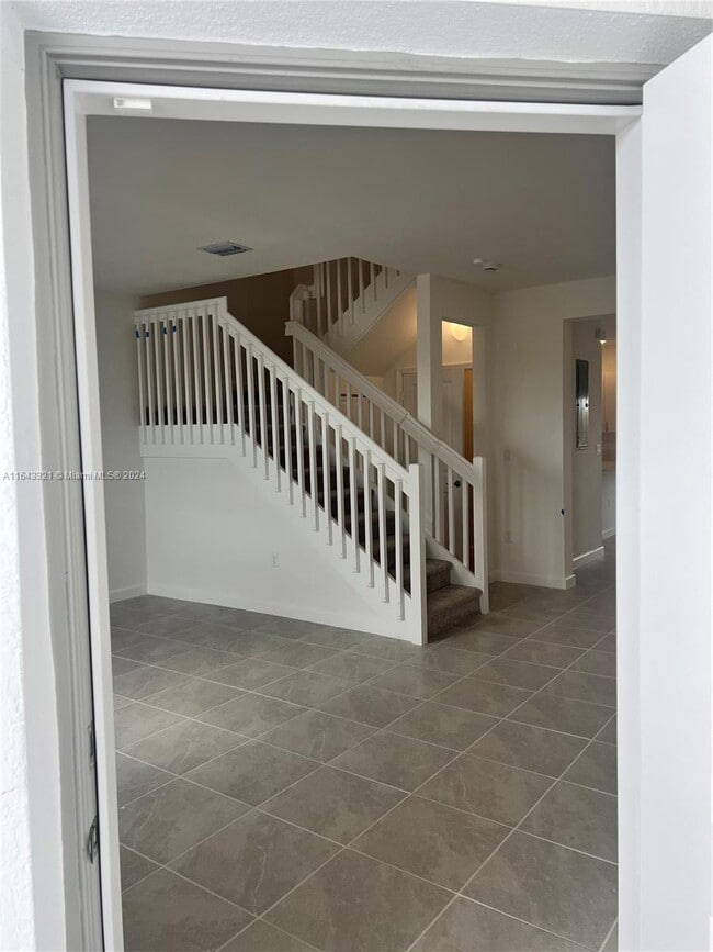 Building Photo - Southwest 232nd Lane, Princeton, FL 33032 - 3 BR 2.5 BA Townhouse