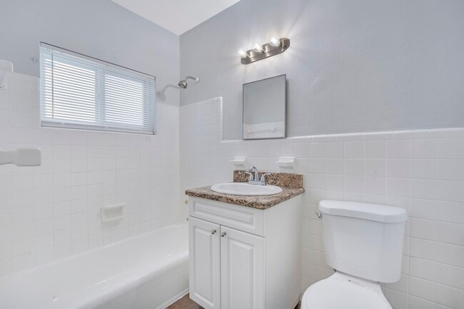 Building Photo - 521 NE 82nd Terrace