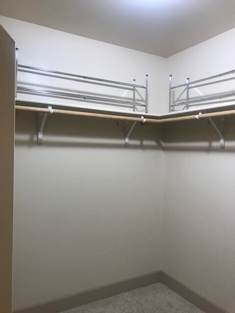 Building Photo - Available Now Exceptional 2bed/2bath @ Hyd...