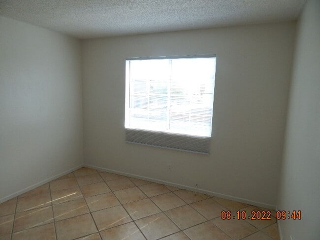 Building Photo - 2185 Exeter Dr