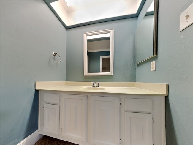 Building Photo - 3910 Cedar Forest Dr