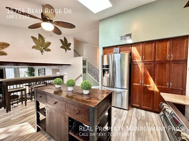 Building Photo - 15764 Beau Ridge Dr