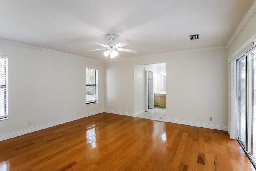 Building Photo - 13700 Exotica Ln