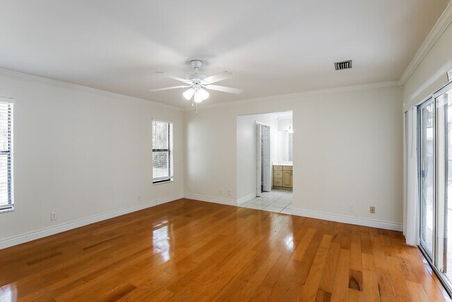 Building Photo - 13700 Exotica Ln