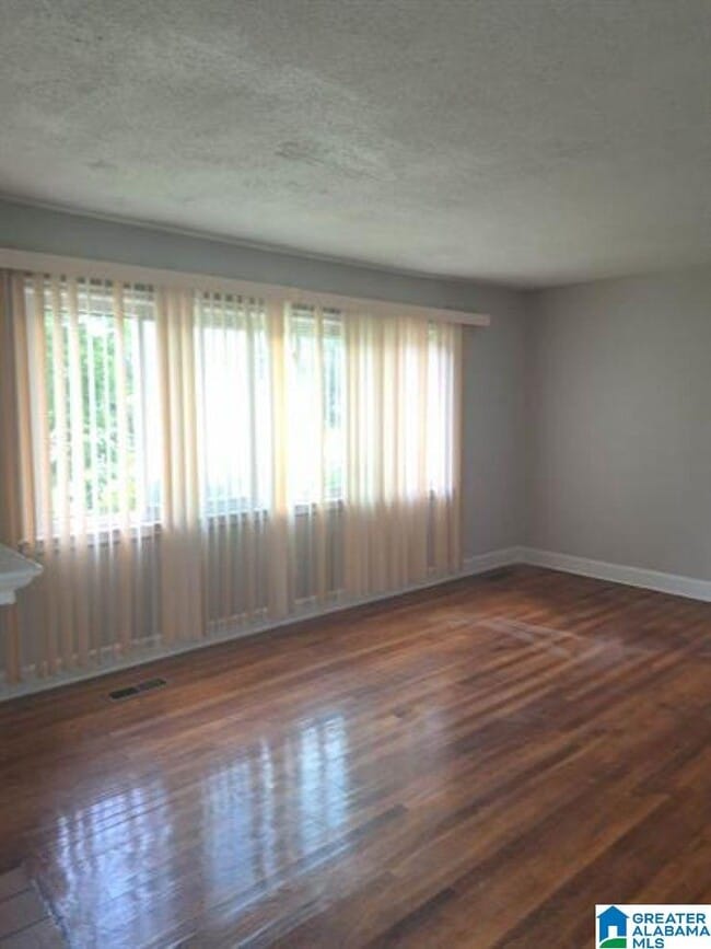 Building Photo - 813 46th St S