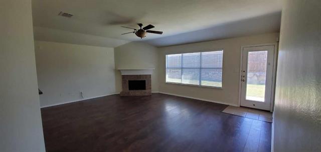 Building Photo - 104 Rambling Way