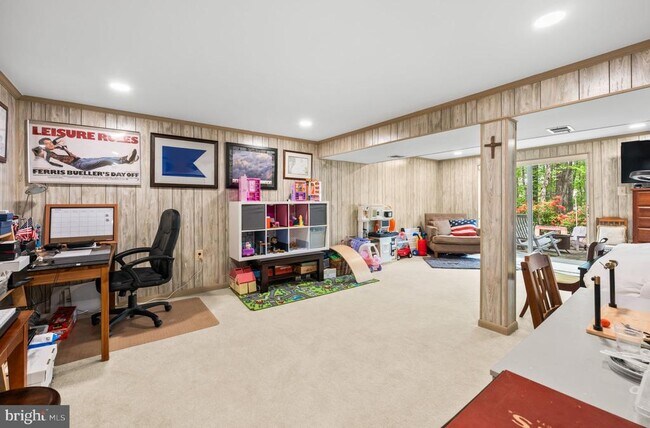 Building Photo - 10906 Carters Oak Way