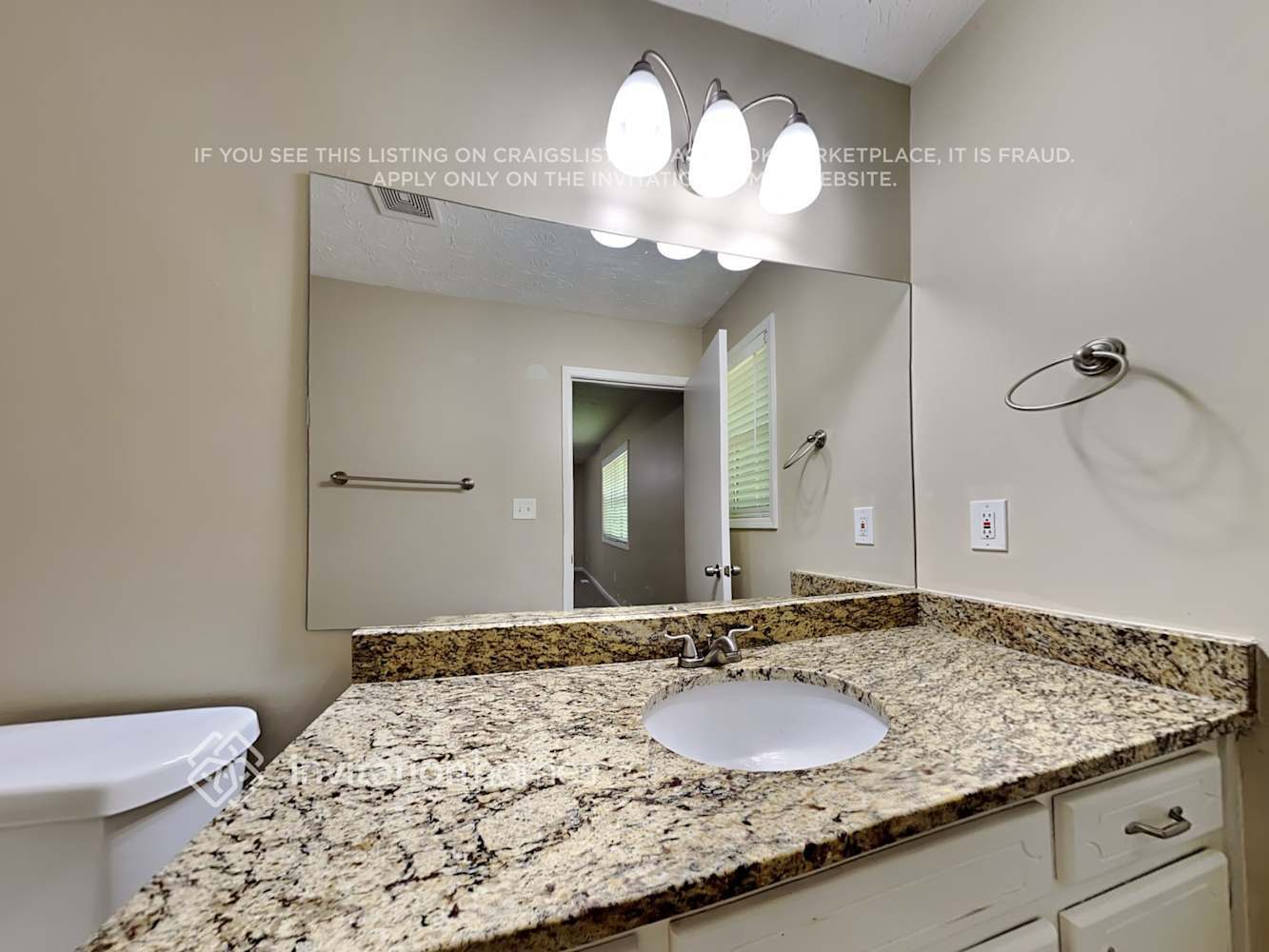 Building Photo - 264 Park Ave E