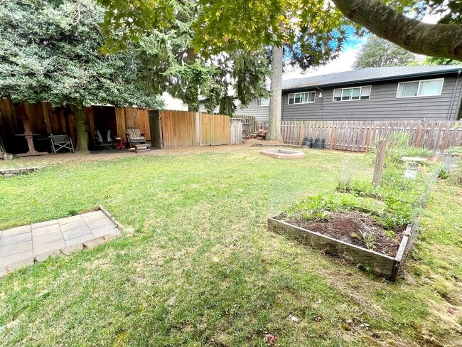 Building Photo - ROSEG01