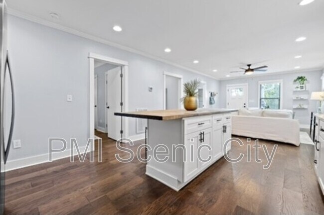 Building Photo - 3813 Pennsylvania Ave