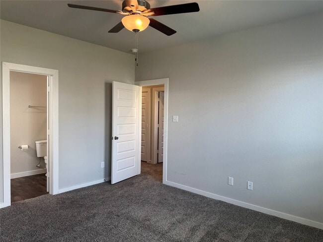 Building Photo - 9906 Grosbeak Ln