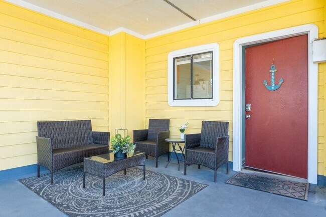 Building Photo - 302 Canal Dr