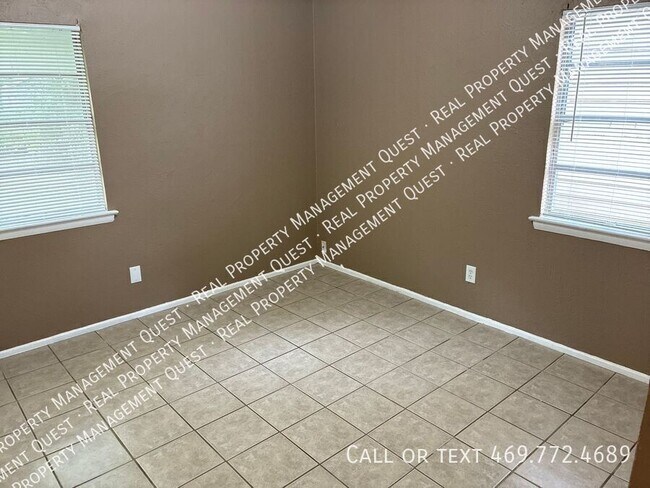 Building Photo - 820 Milam-