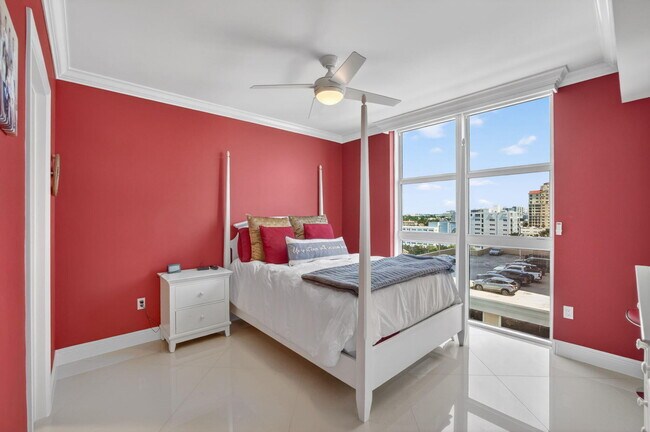 Building Photo - 101 S Fort Lauderdale Beach Blvd