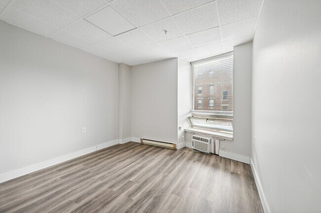 Building Photo - Franklin Park Apartments