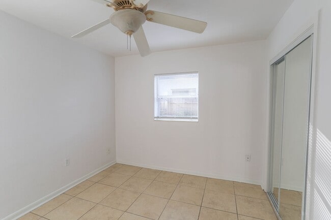 Building Photo - 5422 Lake Underhill Rd