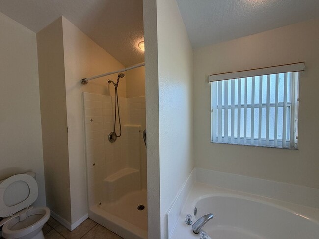 Building Photo - Private pool Single Family House 3 Beds 2 Baths, Resort Style Community. Easy access to Champions...