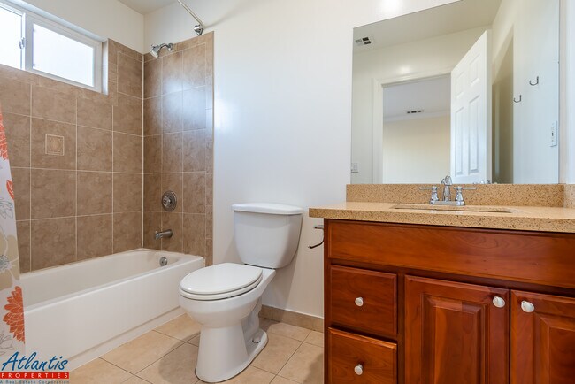 Building Photo - 381 Hamilton Ave