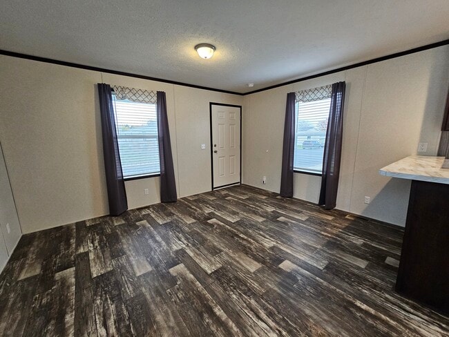 Building Photo - 46000 Geddes Rd